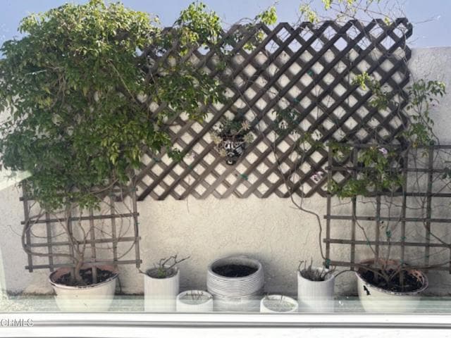 Building Photo - 763 W Dike St