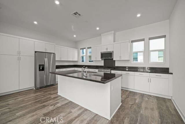 Building Photo - 1422 S Urbana St