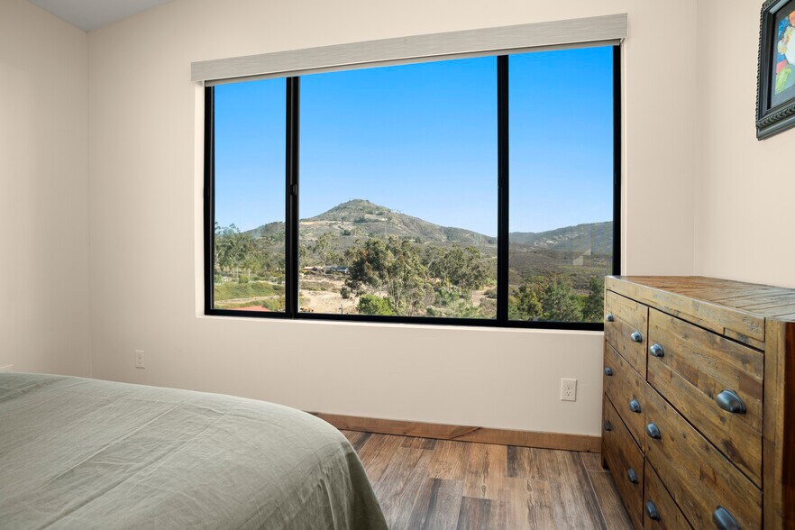 Building Photo - 3605 1/2 Fortuna Ranch Rd