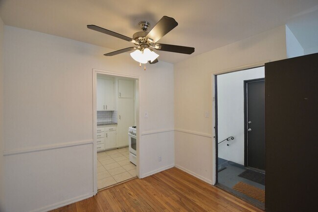 Building Photo - 5103 Cahuenga Blvd