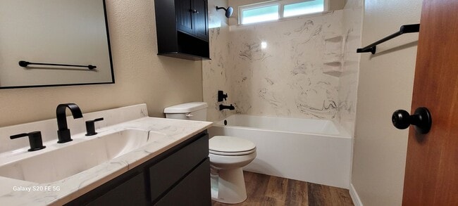 Building Photo - Beautiful & Spacious Home for Rent