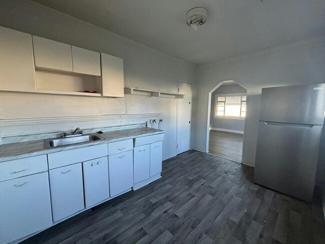 Building Photo - 209 Staunton St