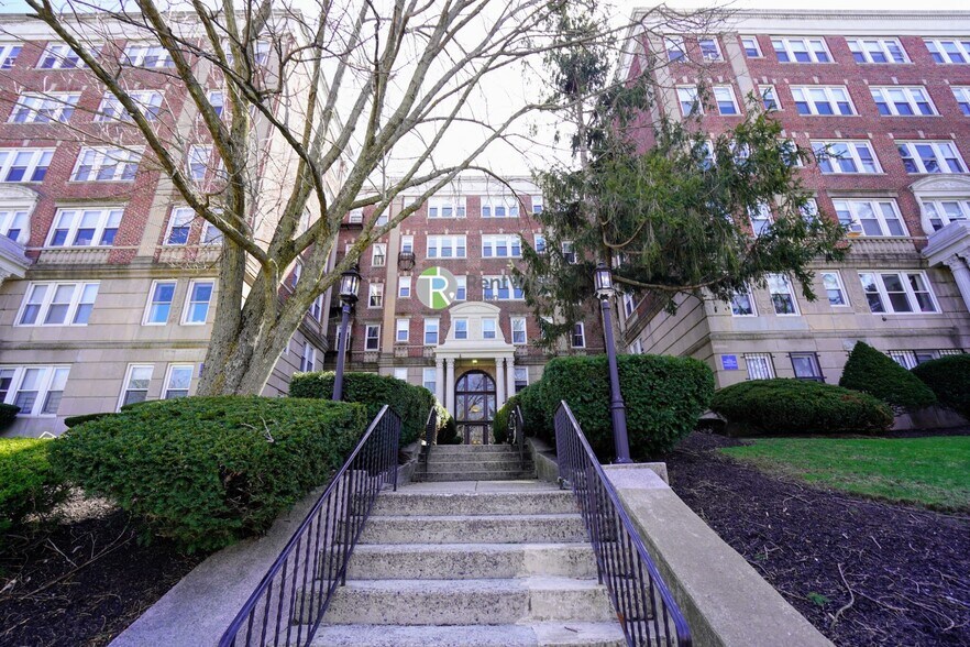 Building Photo - 1810 Commonwealth Ave