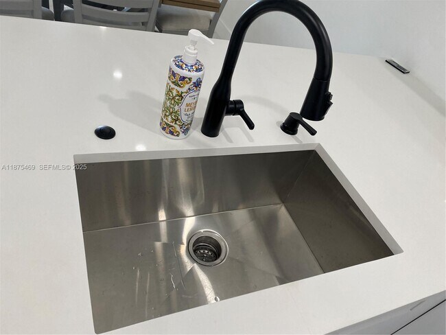 Building Photo - 1500 S Ocean Blvd