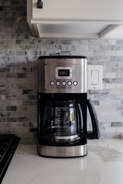 Building Photo - 9161 Kneeland Ct