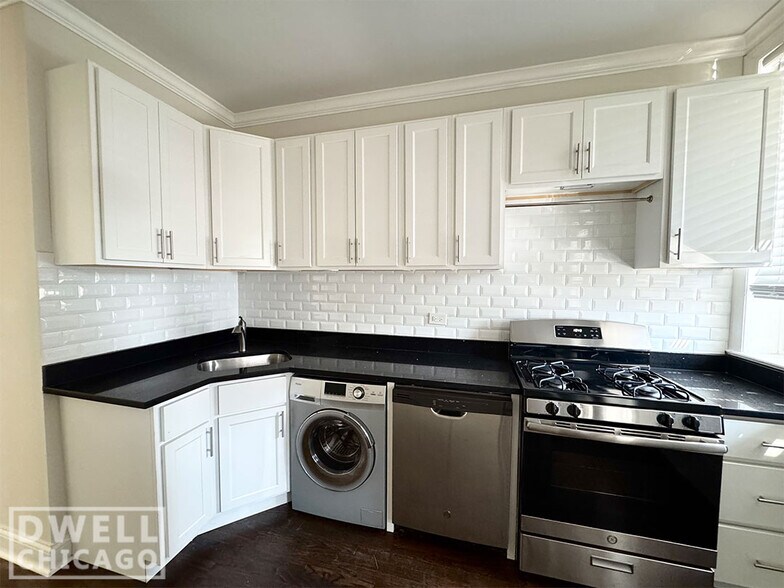 Building Photo - 920 Judson Ave