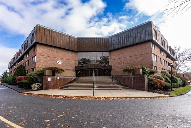 Building Photo - 404 Paradise Rd