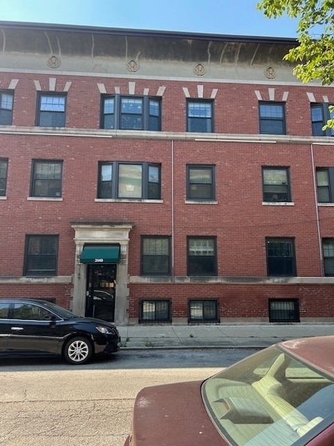 Primary Photo - 3149 W Lyndale St