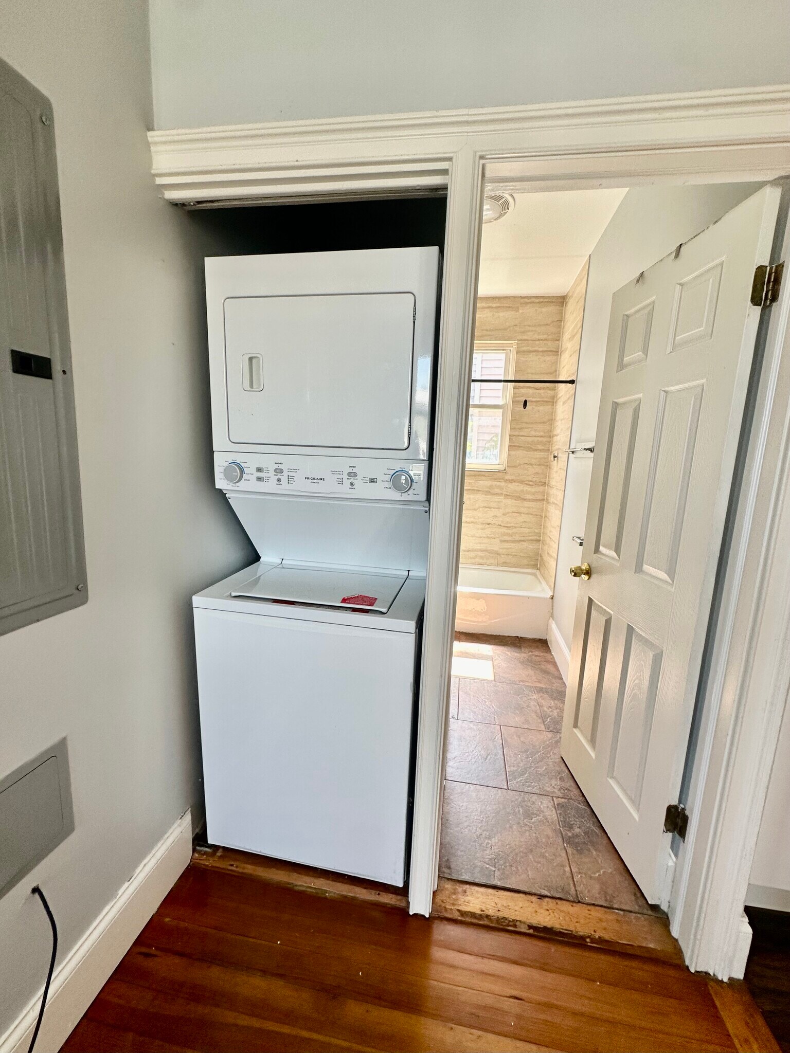 Building Photo - 731 Parker St