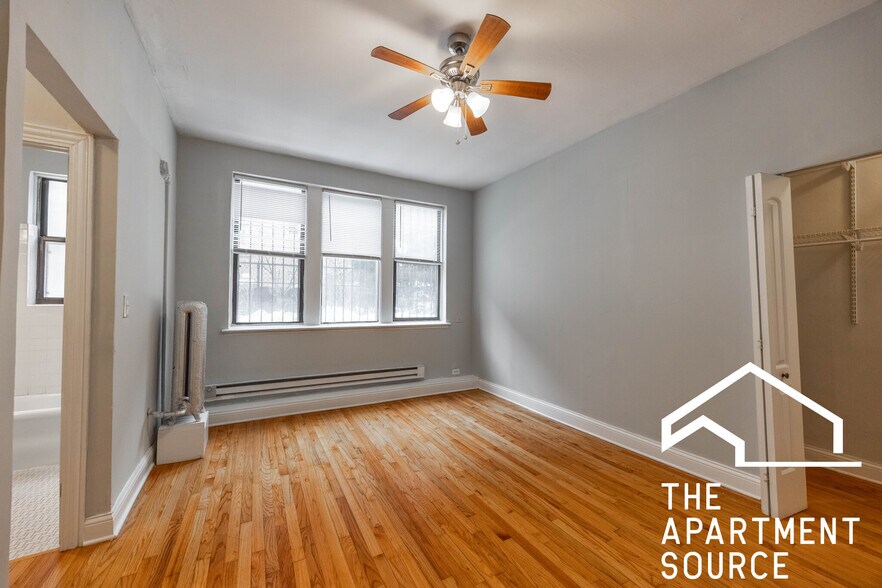 Building Photo - 4614 N Paulina St