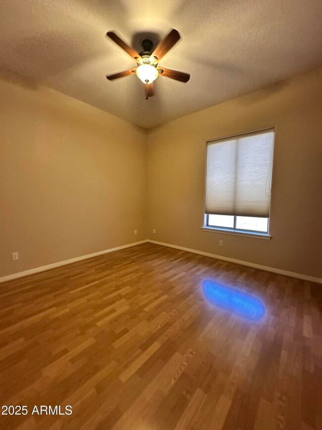 Building Photo - 2627 E Acoma Dr