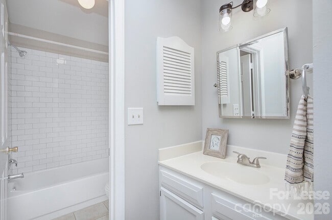 Building Photo - 8268 Golf Ridge Dr