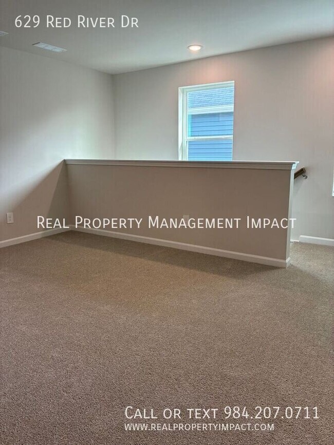 Building Photo - 629 Red River Dr