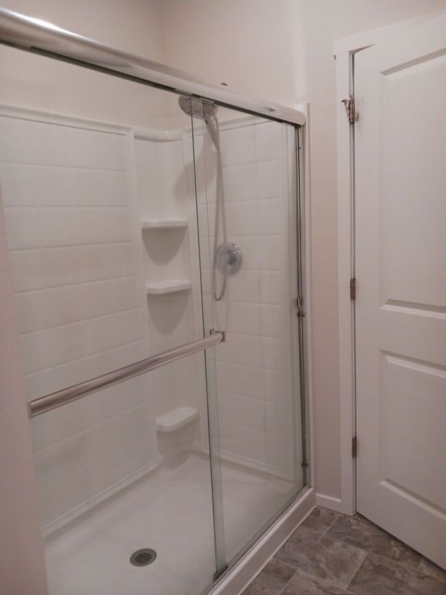 Building Photo - Beautiful 2-Bedroom Home located in Redmon...