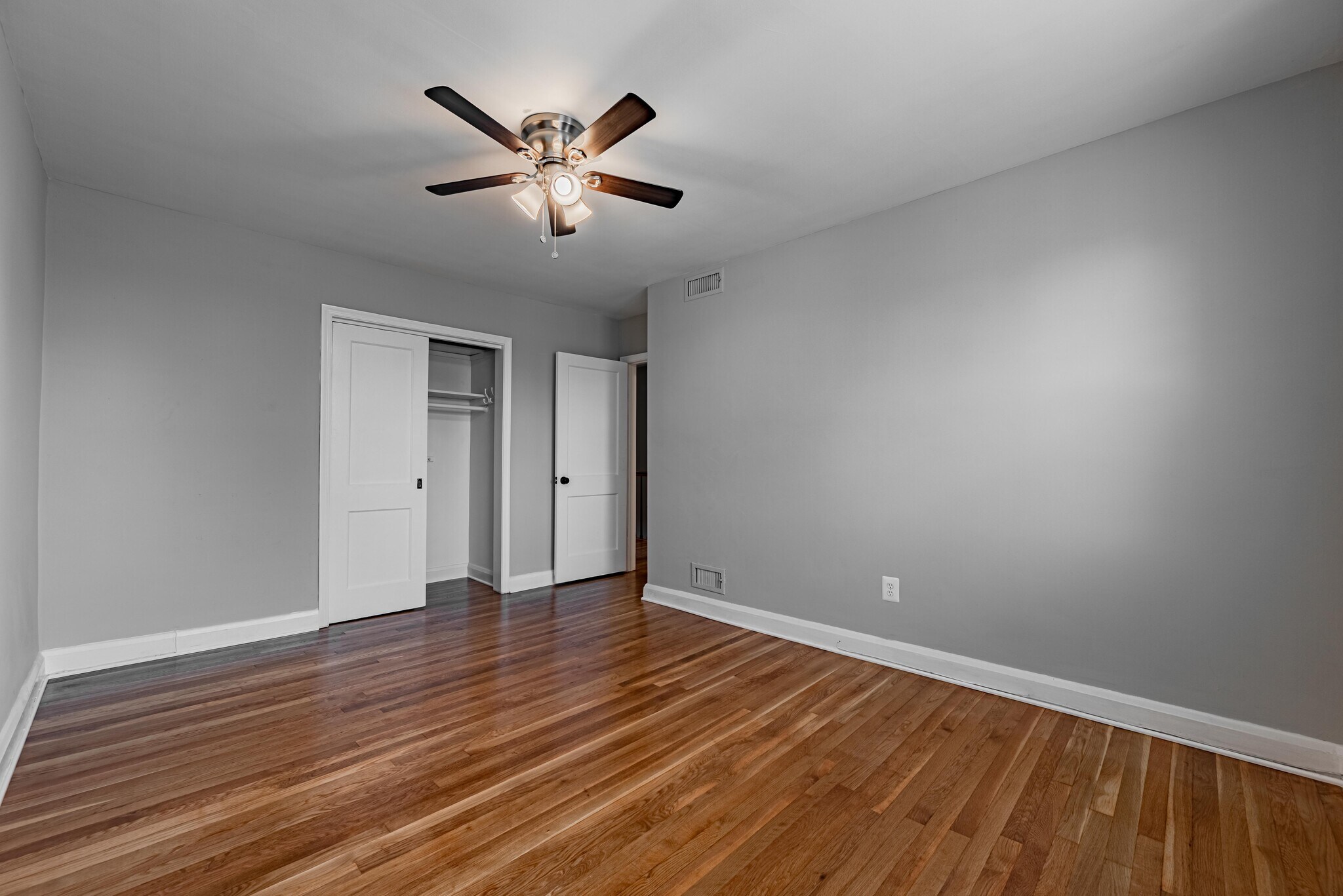 Building Photo - 1565 Dellsway Rd