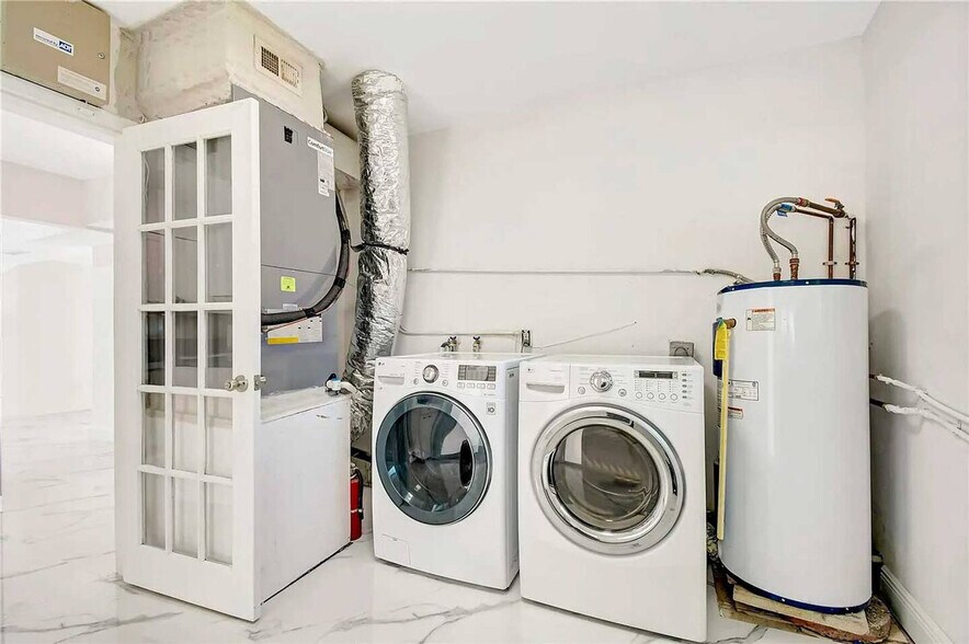 Building Photo - 2013 NW 12th Ave