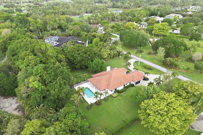 Building Photo - 8717 Estate Dr
