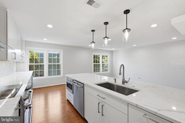 Building Photo - 10429 Red Granite Terrace