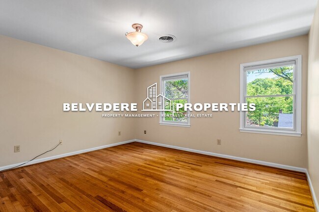 Building Photo - 4 bed in Hamilton Lakes