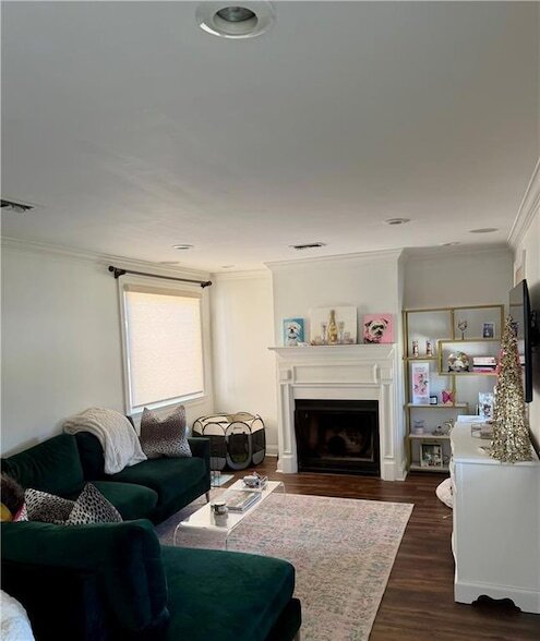 Building Photo - 15 Oaklawn Dr