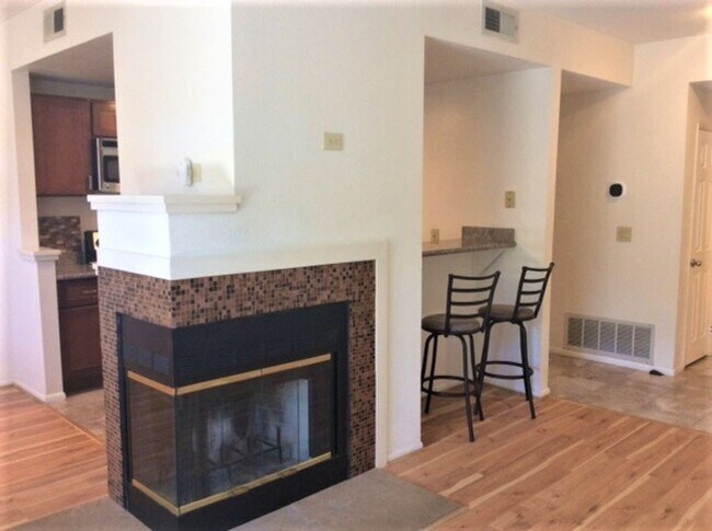 Building Photo - Single-Level 1 Bedroom Home with Garage – ...