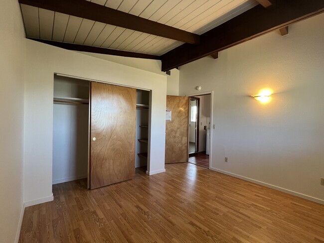 Building Photo - 1268 Fernwood Dr