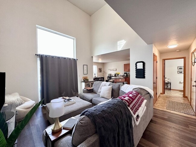 Building Photo - 1170-1172-1172 S Atrium Ct