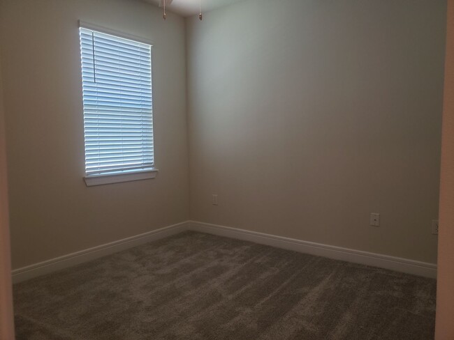 Building Photo - Beautiful Ridgeview Home