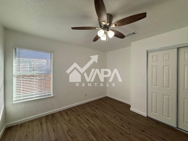 Building Photo - 6547 Estes Flats