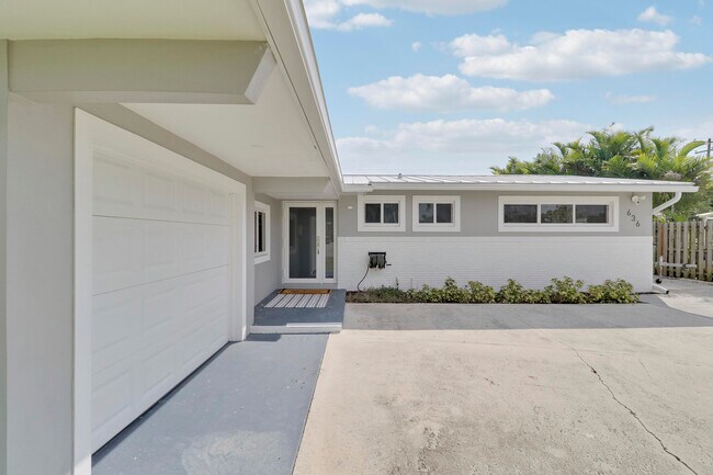 Building Photo - 636 Eastwind Dr