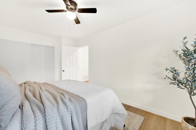 Building Photo - 6610 Oak Leaf Ct