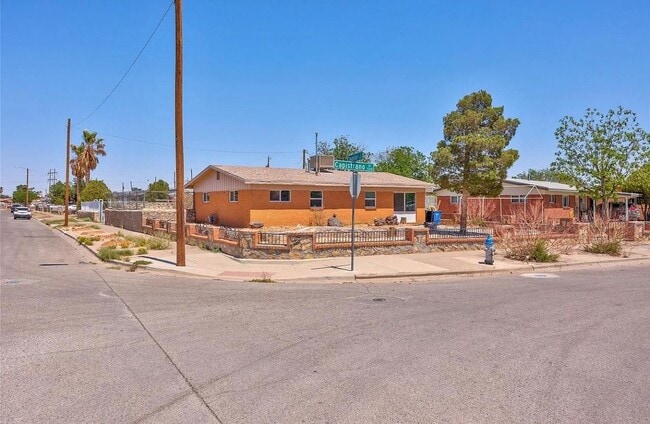 Building Photo - 5201 Capistrano Dr