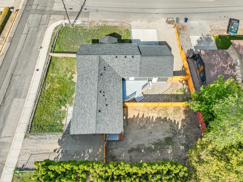 Building Photo - 1301 Clements Cir