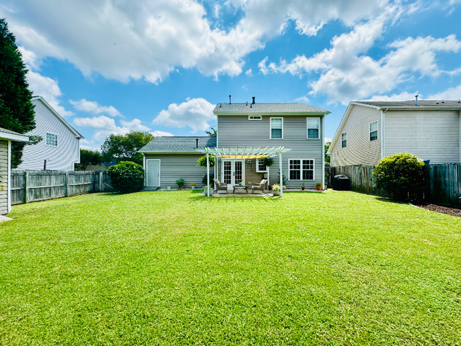 Building Photo - 131 Maple Leaf Way