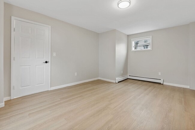 Building Photo - 26 High St