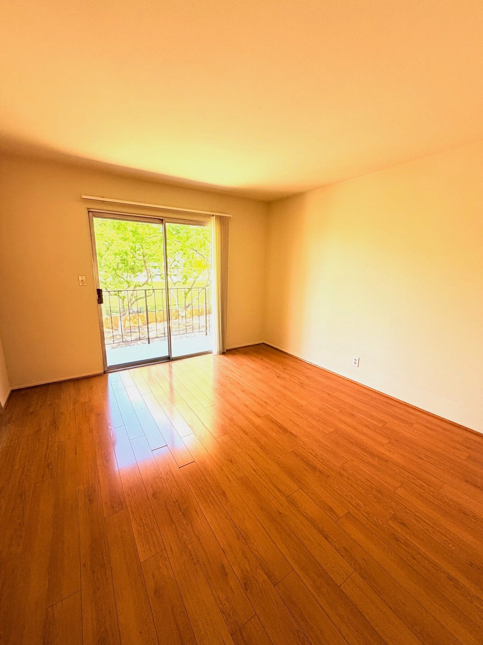 Building Photo - 421 N Kenneth Rd