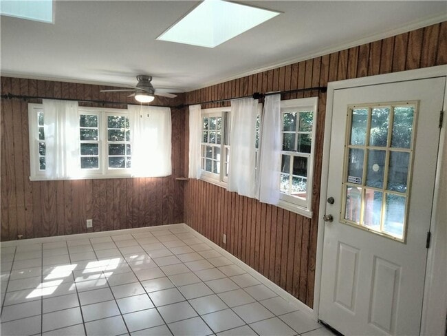 Building Photo - 1009 Verdi Way