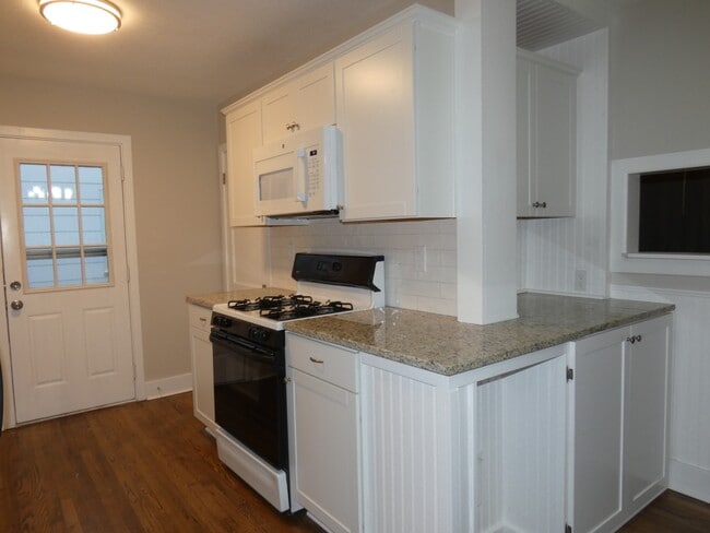 Building Photo - 4721 NE 47th Terrace