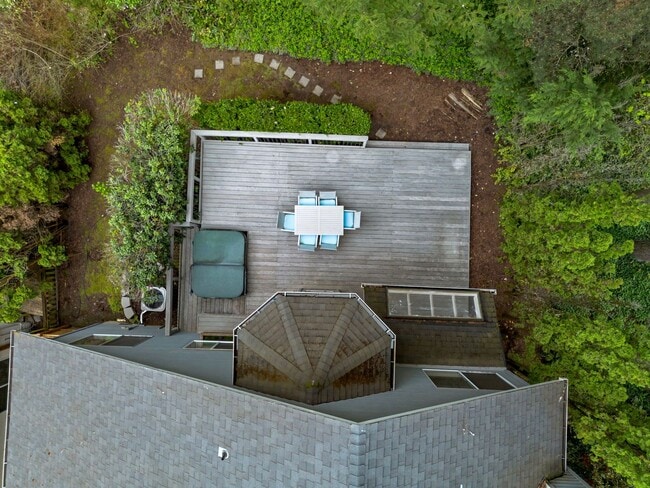 Building Photo - Private Retreat Backing to Trails in the Heart of Lake Oswego