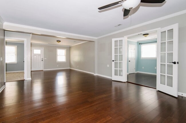 Building Photo - 3 Bedroom Ranch Style Home Just Minutes From Downtown Raleigh!