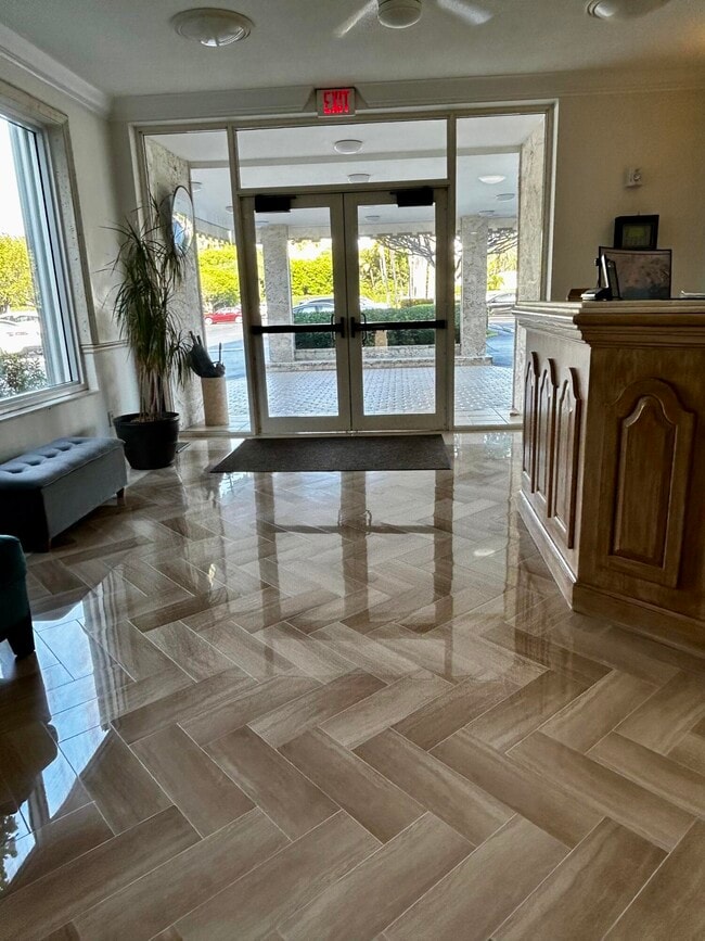 Building Photo - 2840 S Ocean Blvd