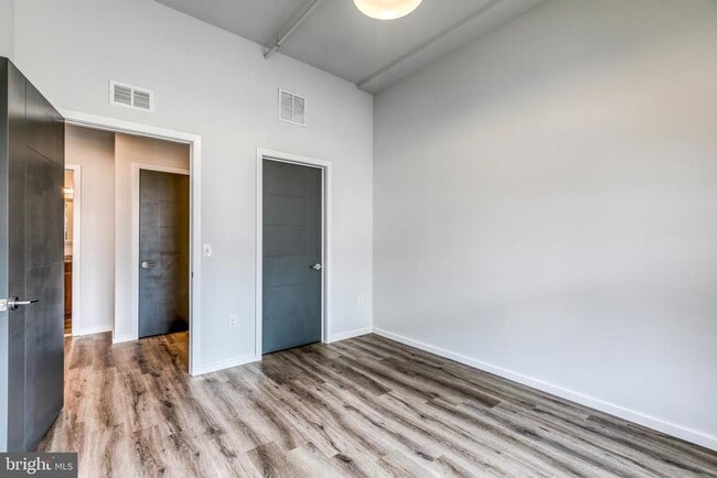 Building Photo - 4800 Brown St