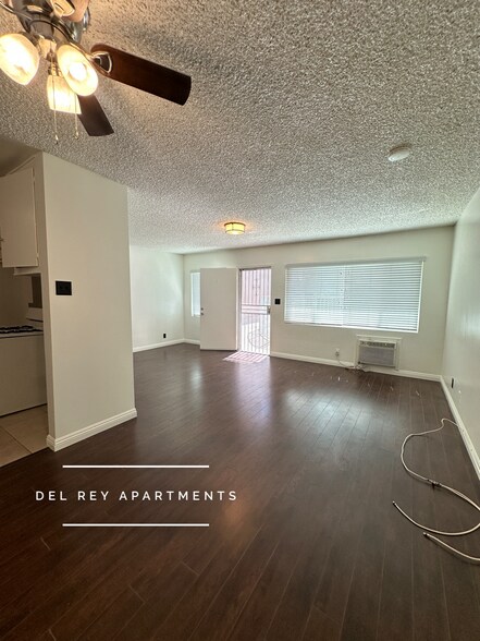 Building Photo - 526 S 1st Ave
