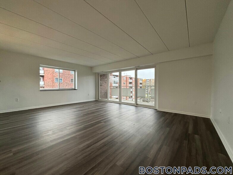 Building Photo - 51 Hill Rd