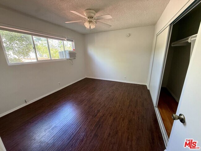 Building Photo - 515 N Alfred St