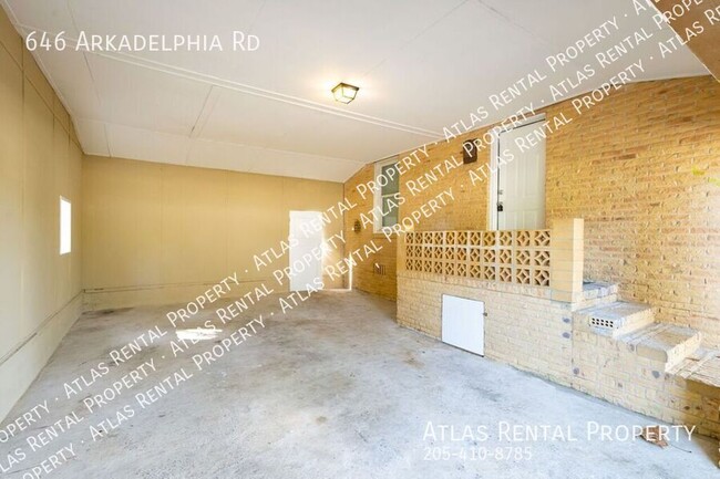 Building Photo - 646 Arkadelphia Rd