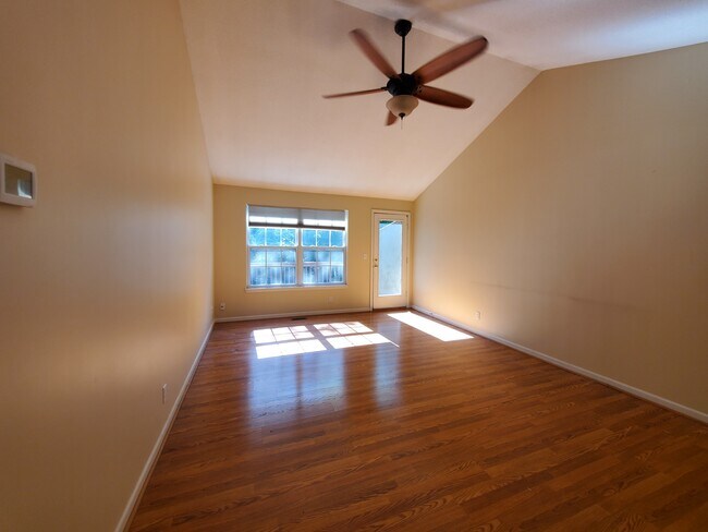 Building Photo - 7108 N Church Rd