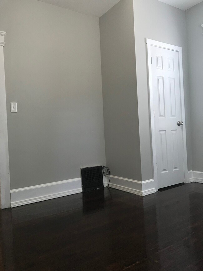 Building Photo - 211-211 Blake St