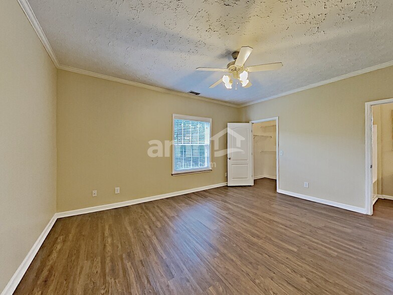 Building Photo - 5108 Bumblebee Dr