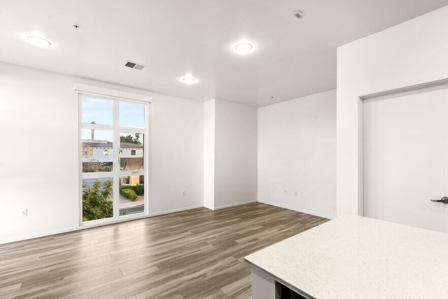 Living Room - 519 S 6th St